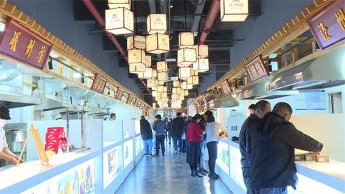 敦煌冬季夜市火热开启 游客深度体验“逛吃”乐趣